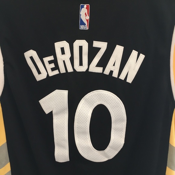 DeMar DeRozan Toronto Raptors Jersey - Picture 4 of 8